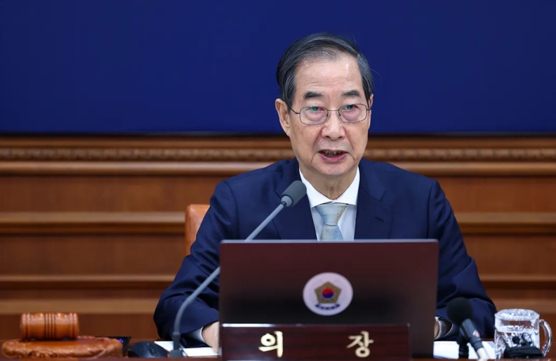 한덕수 대통령 권한대행 겸 국무총리가 1일 정부서울청사에서 열린 국무회의에서 발언하고 있다.
