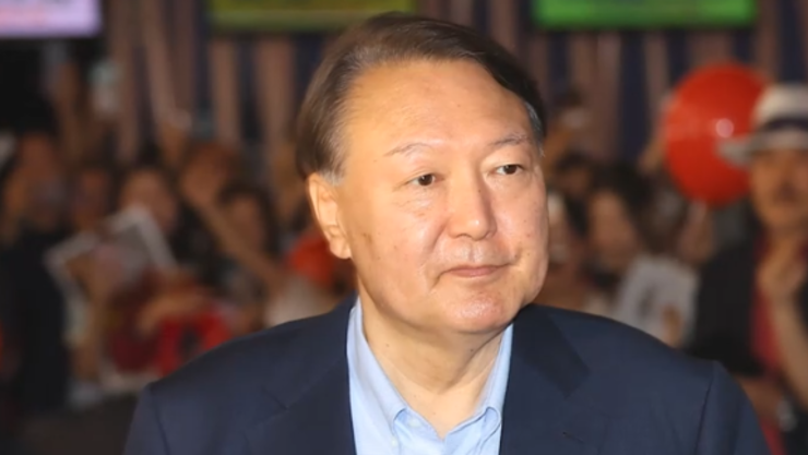 尹, 대선 13일 앞두고 부정선거 주장 영화 관람