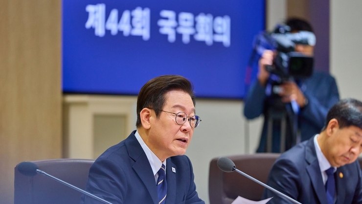 李대통령 “검사가 되도 않는 사건 기소해 국민에 고통 준다”