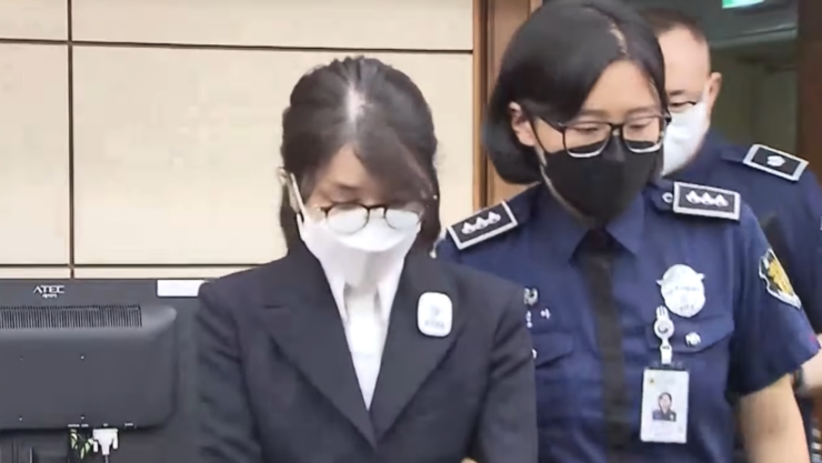 건진법사가 건넨 샤넬 가방·목걸이 첫 공개… 실물 검증