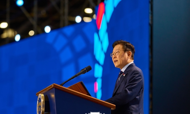 李대통령 “종교단체‧정치인 연루 의혹, 여야 관계없이 엄정 수사”