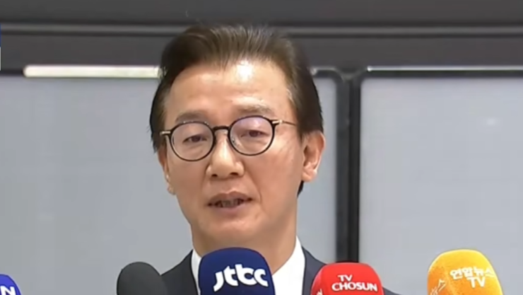 ‘통일교 의혹’ 전재수, 해수장관 사의… “불법 금품수수 없었다”