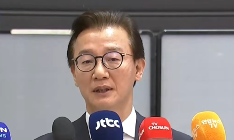 ‘통일교 의혹’ 전재수, 해수장관 사의… “불법 금품수수 없었다”