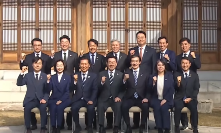 이 대통령-여야 지도부, 국힘 불참 속 오찬… “대한민국 파이팅”