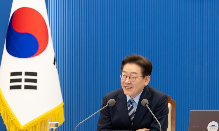 李대통령 지지율 62.2… 3주 연속 상승 [리얼미터]