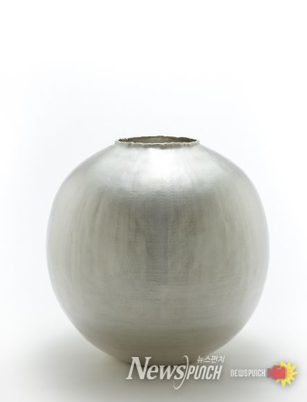 이상협 moon vase 은
