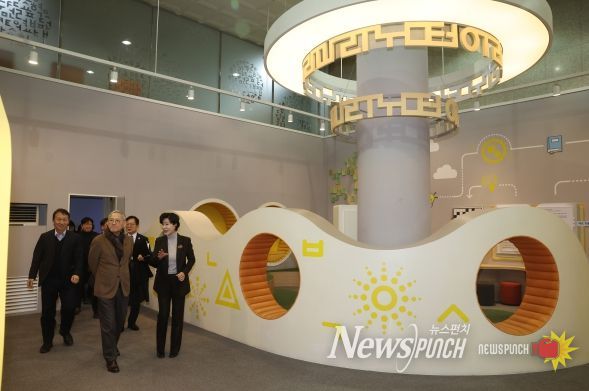 유인촌 장관, 국립국어원 새해 업무계획 보고