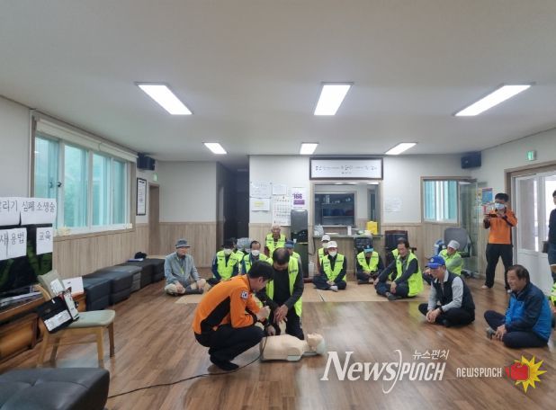 옹진군 '대청면, 소중한 생명살리기 심폐소생술, 제세동기 사용법 교육'