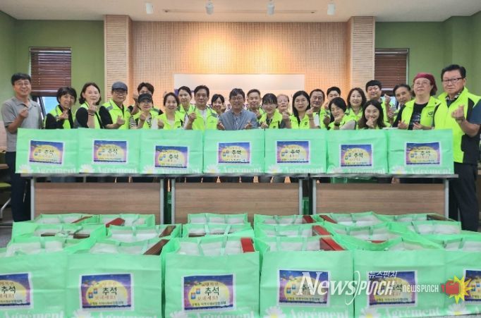 남양주시 호평동 지역사회보장협의체, 추석 맞이 ‘온기가득 선물꾸러미’로 나눔 실천