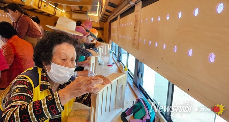 고창군, 30개 오지마을 찾아가는 ‘달리는 학습버스’ 운영