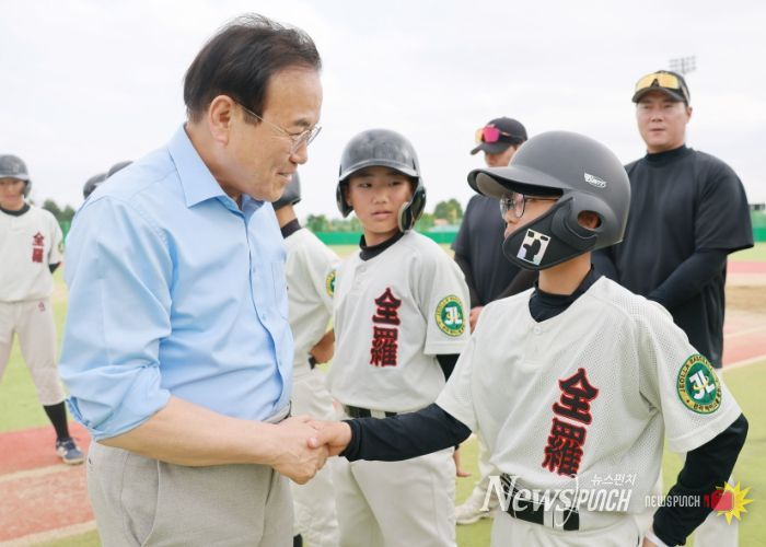서거석 교육감, 전국소년체전 야구팀 격려