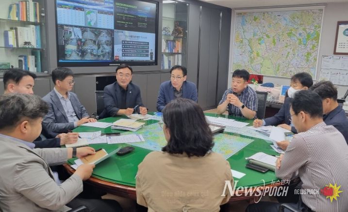 ‘지방재정 안정화 TF팀’이 첫 회의를 열고 있다.