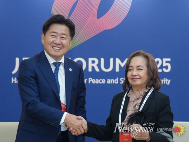 필리핀 전 대통령 면담