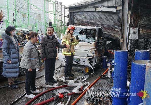 지난 3월, 신내동 동부수도사업소 화재 현장에 방문한 류경기 중랑구청장의 모습