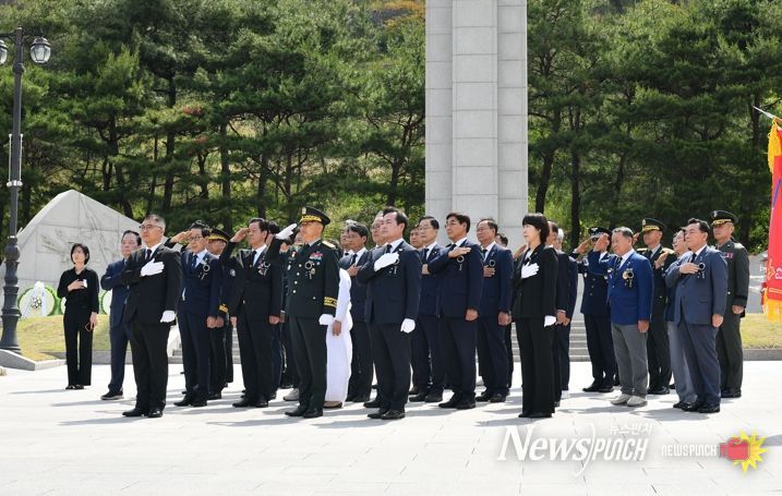 경북도, 호국영령의 정신을 기리는 현충일 추념식 개최