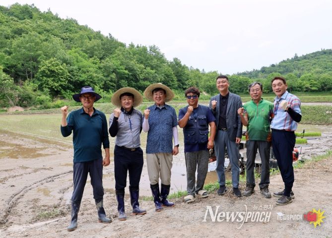 김성 장흥군수, 농번기 모내기 일손돕기