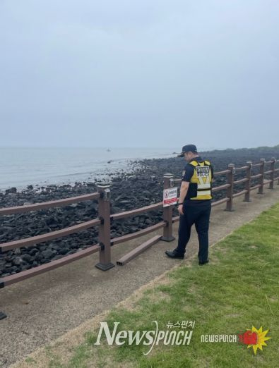 '인생샷 명소 안전점검' 제주자치경찰단, 해안로 253㎞ 전면 진단