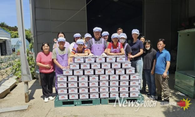의왕시 부곡동지역사회보장협의체, 손수 담근 열무김치로 이웃사랑 실천