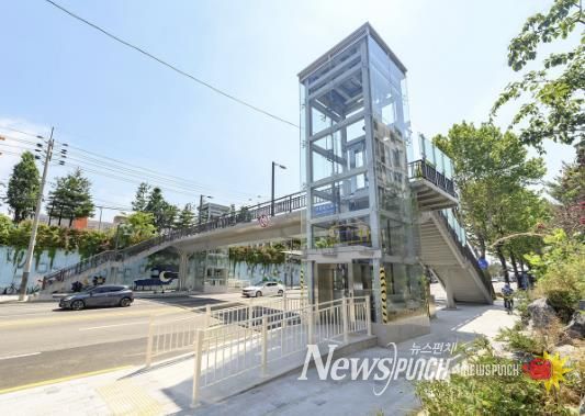 양천구, 양원보도육교 정비 후 모습(엘리베이터 설치)