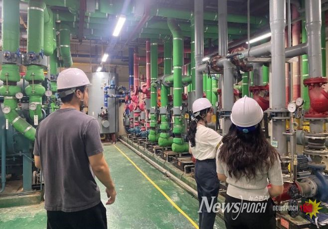 전남직업능력개발원에서 현장 안전점검을 실시하고 있는 모습