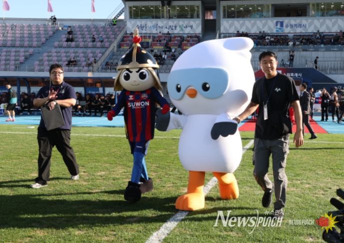 조달청 마스코트 ‘나르미’와 함께하는 시축 행사