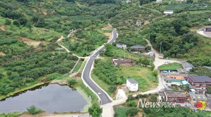 청도군 신봉~교촌도로, 안전하게 새출발!