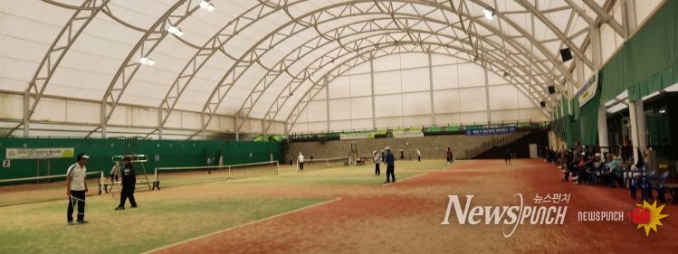 진안군에서 ‘2025 전북특별자치도 시니어 테니스대회’ 성황리 열려