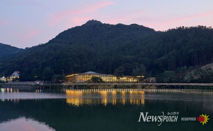 아중호수도서관, 대한민국 도시재생·친환경 건축 모범사례 ‘우뚝’