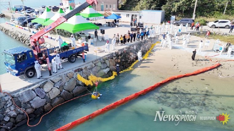 완도해경-해남군, 2025년 해안방제 합동 훈련 실시