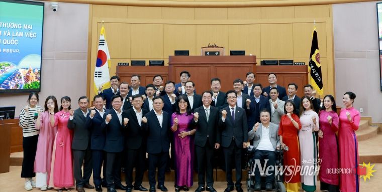 베트남 빈롱성 대표단 접견