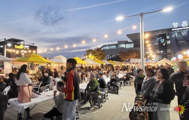정읍역 광장 ‘북적’…‘똑똑한 달빛장터·슈퍼푸드 페스티벌’ 3·4회차 성료