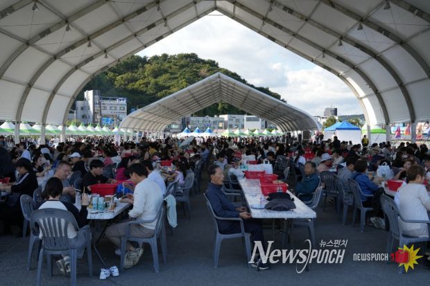 32만명 방문하여 대한민국 최고의 수산물 축제