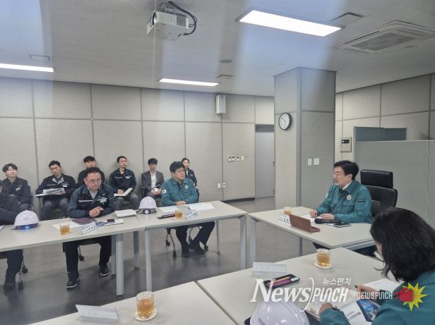 인천경제자유구역청은 지난 10월 10일, 10월 17일 특별관리가 필요한 제3연륙교, 송도자원순환센터에 대한 현장 특별점검을 실시했다.