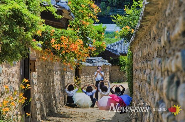 달성군 전국 사진공모전 수상작 사진 1(일반사진 부문 대상 '노치원 나들이')