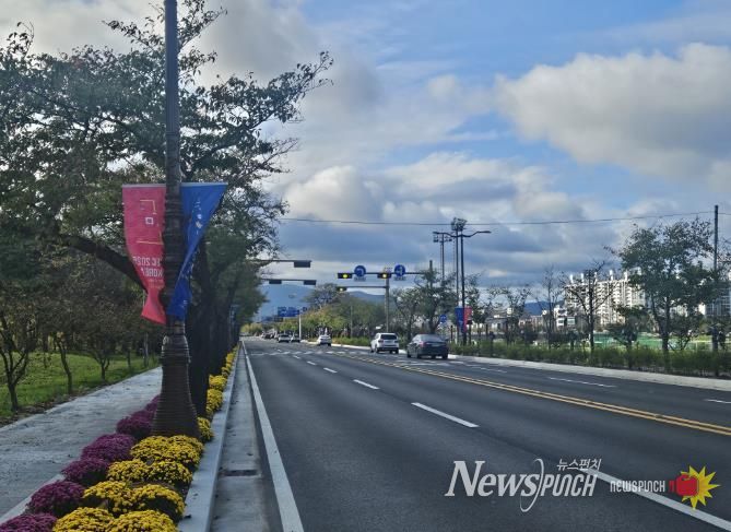APEC 정상회의를 맞아 정비를 마친 경주 경감로 가로경관 전경