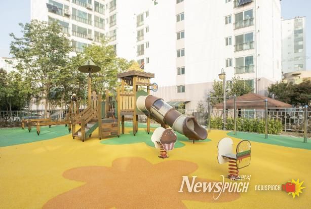 신월5동 쉼터공원 어린이 놀이시설 전경 모습
