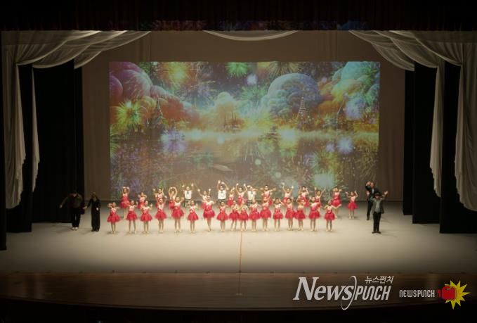 무용단 공연 사진