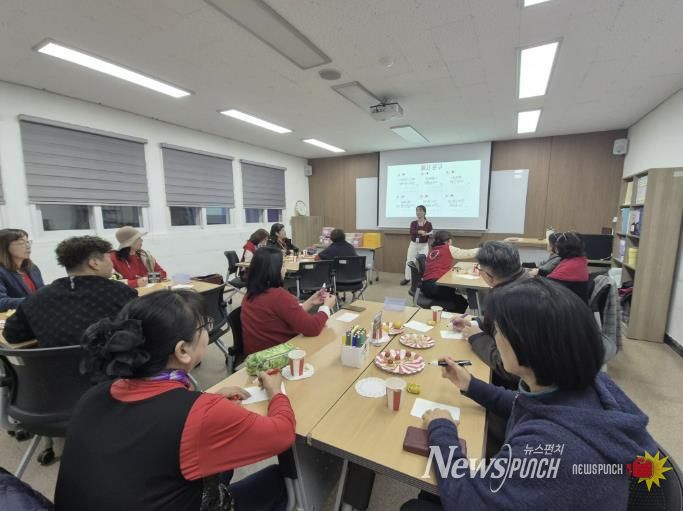 동두천시가족센터, 중장년 1인가구를 위한 수다살롱 성료
