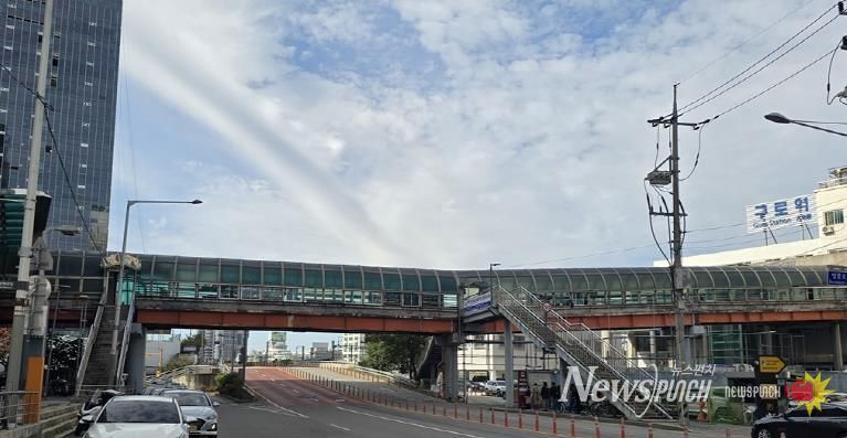 구로역과 NC백화점 연결 통로 모습