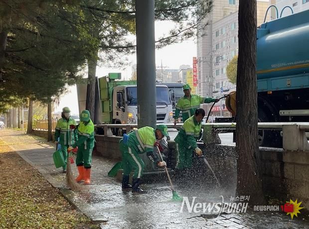 수원시 장안구, 은행나무 열매 다량 발생지 물세척 청소 실시
