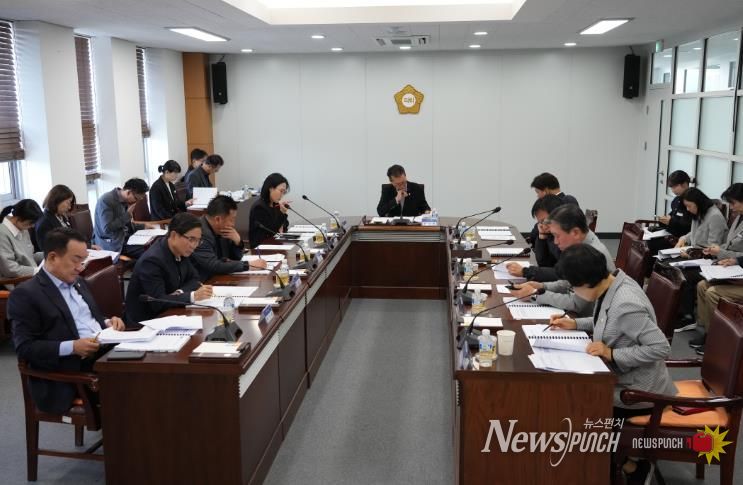 11월 5일 정례간담회 개최