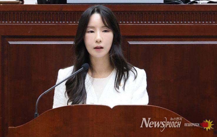 구정질문 하는 윤정회 의원