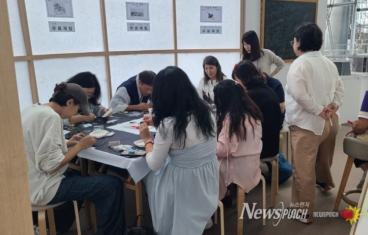 옻칠공예 체험 행사 사진