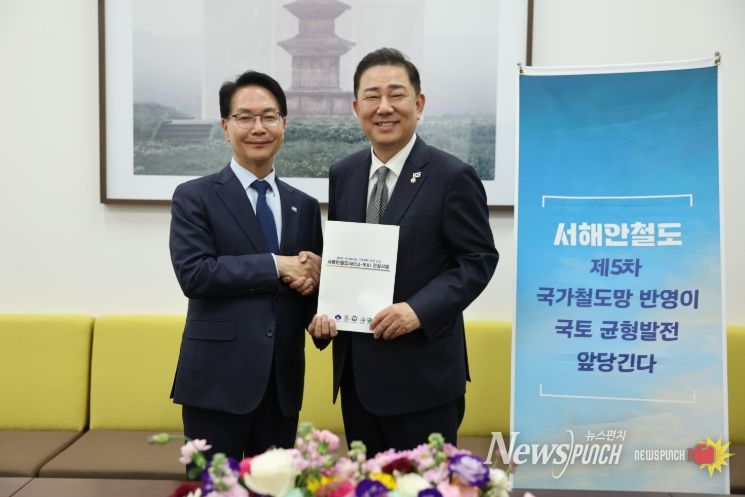 심덕섭 고창군수, 김병기 원내대표·한병도 예결위원장 만나 지역 핵심사업 건의