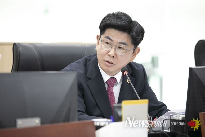 경기도의회 미래과학협력위원회 소속 윤충식 의원(국민의힘, 포천1)