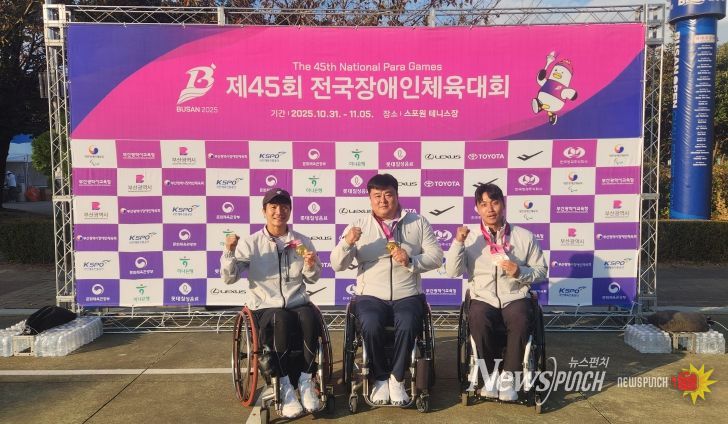 달성군 휠체어테니스단 전국장애인체전 7연패 사진(좌측부터 한성봉, 오상호, 조수환 선수)