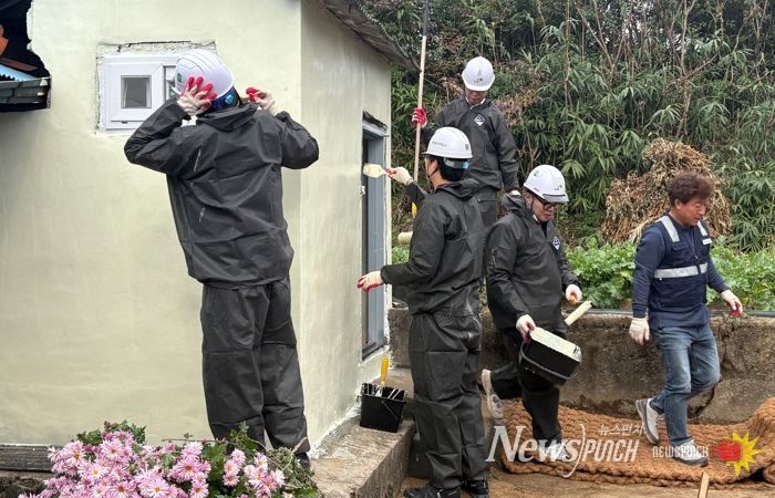 청주시, 충청대학교 졸업생과 ‘사랑의 집수리’ 진행