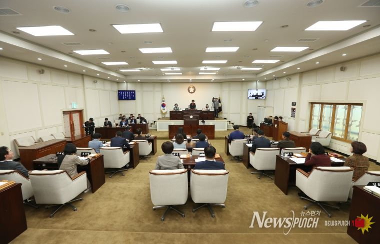 대구 수성구의회는 11일 제273회 제2차 정례회 제1차 본회의를 시작으로 39일간의 의사일정에 돌입한다.