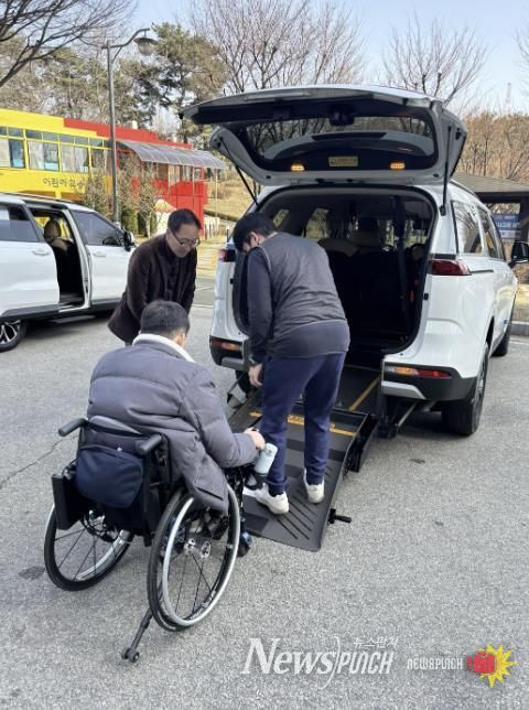 특별교통수단 탑승 중인 이용객