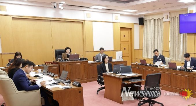 대전시의회 교육위원회, 대전광역시동‧서부교육지원청 행정사무감사